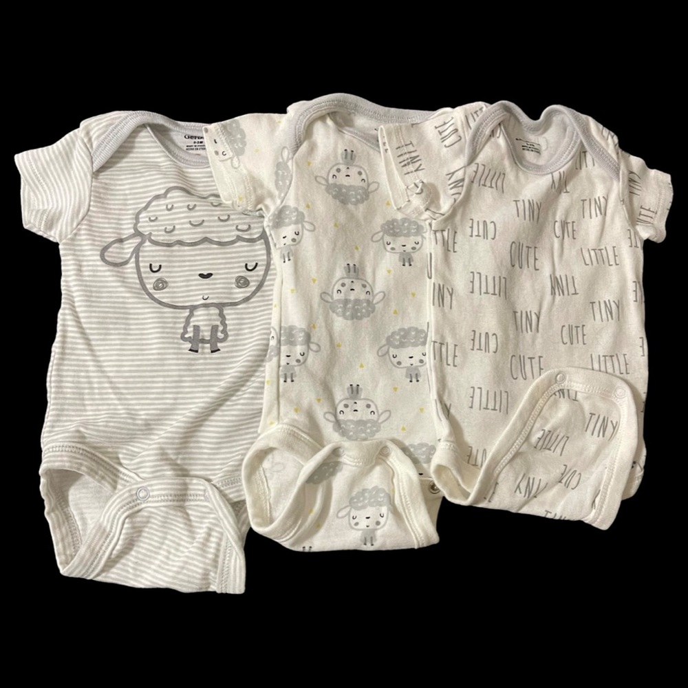Three pack 0-3 month Gerber Onesies